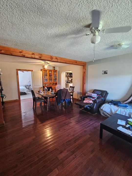 For Rent: $2,800 (3 beds, 2 baths, 1505 Square Feet)