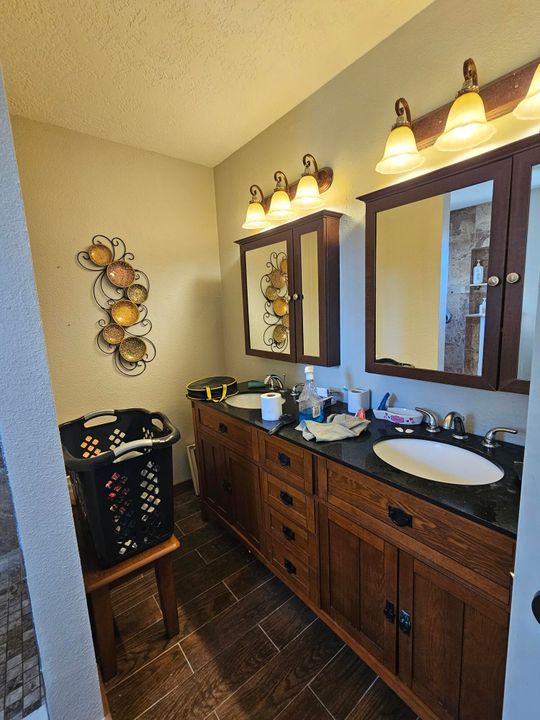 For Rent: $2,800 (3 beds, 2 baths, 1505 Square Feet)