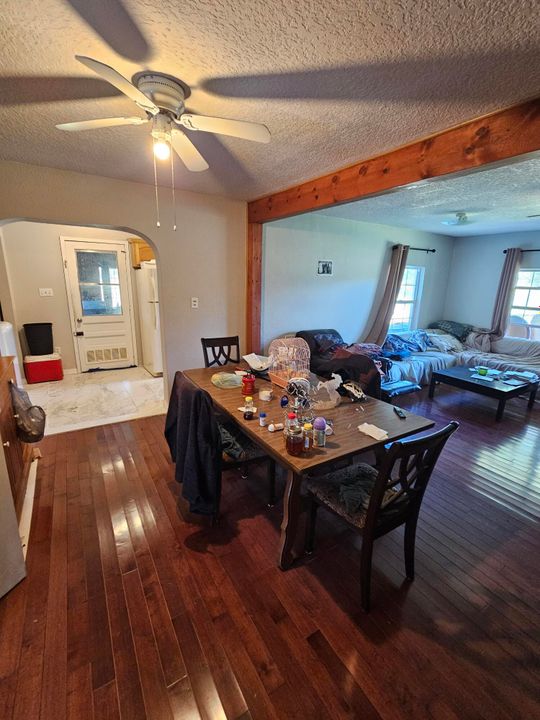 For Rent: $2,800 (3 beds, 2 baths, 1505 Square Feet)