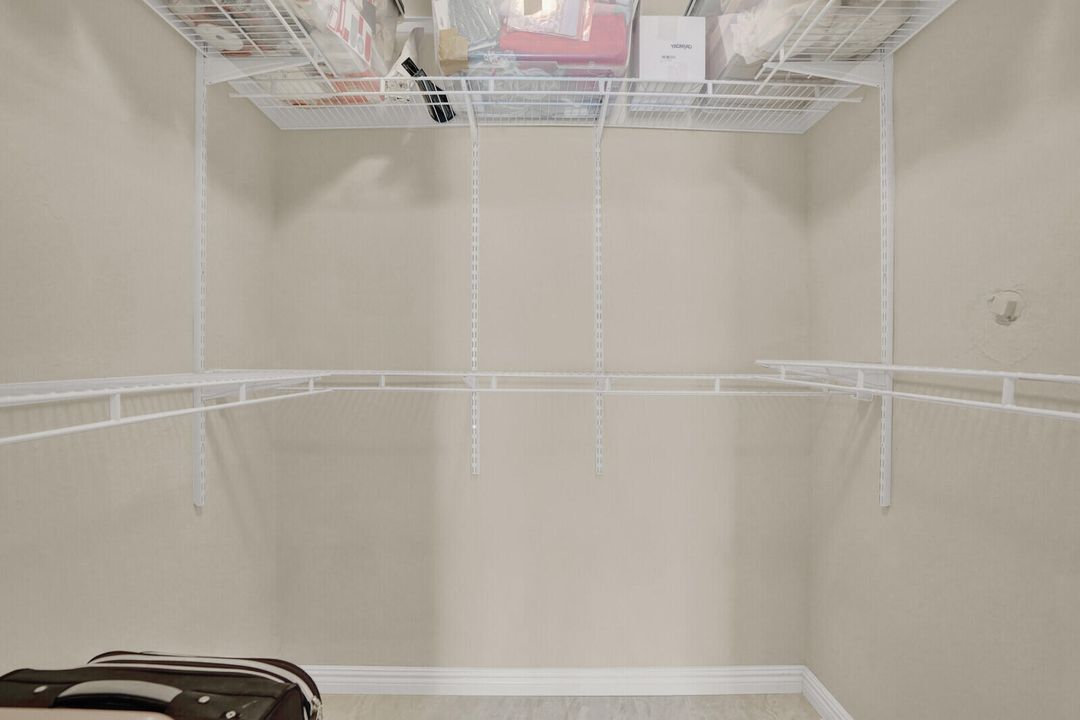 Под контрактом: $4,995 (3 спален, 2 ванн, 1765 Квадратных фут)