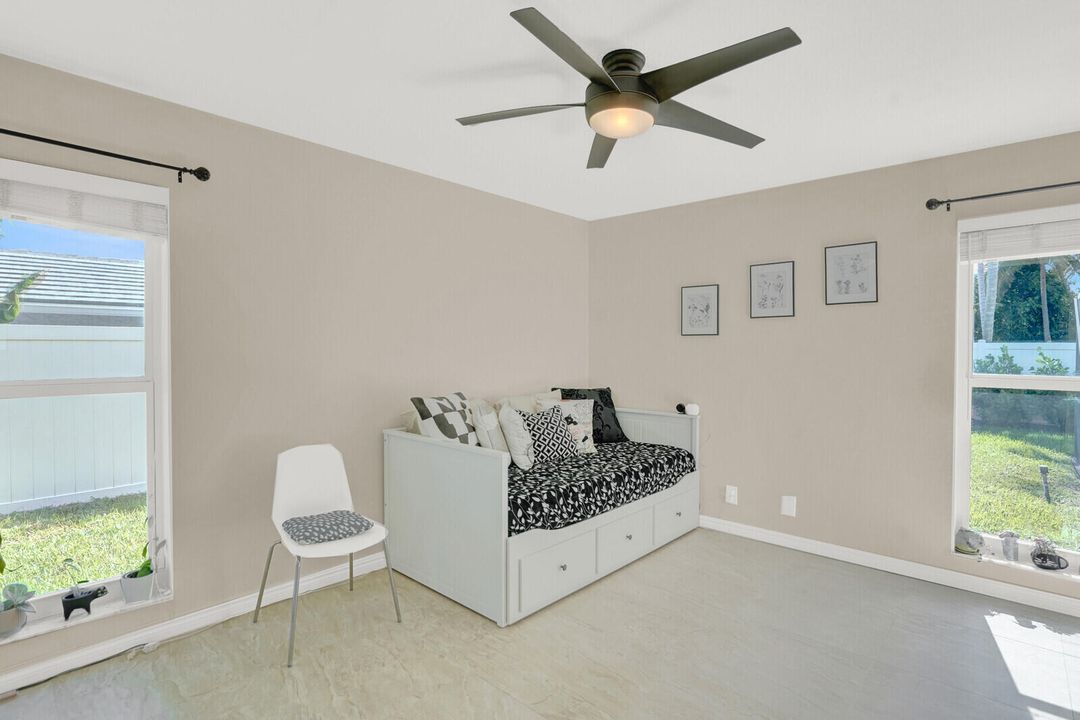 Под контрактом: $4,995 (3 спален, 2 ванн, 1765 Квадратных фут)