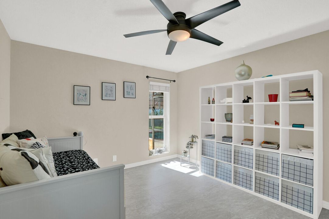 Под контрактом: $4,995 (3 спален, 2 ванн, 1765 Квадратных фут)