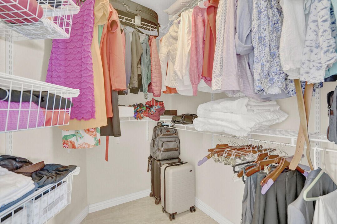 Под контрактом: $4,995 (3 спален, 2 ванн, 1765 Квадратных фут)