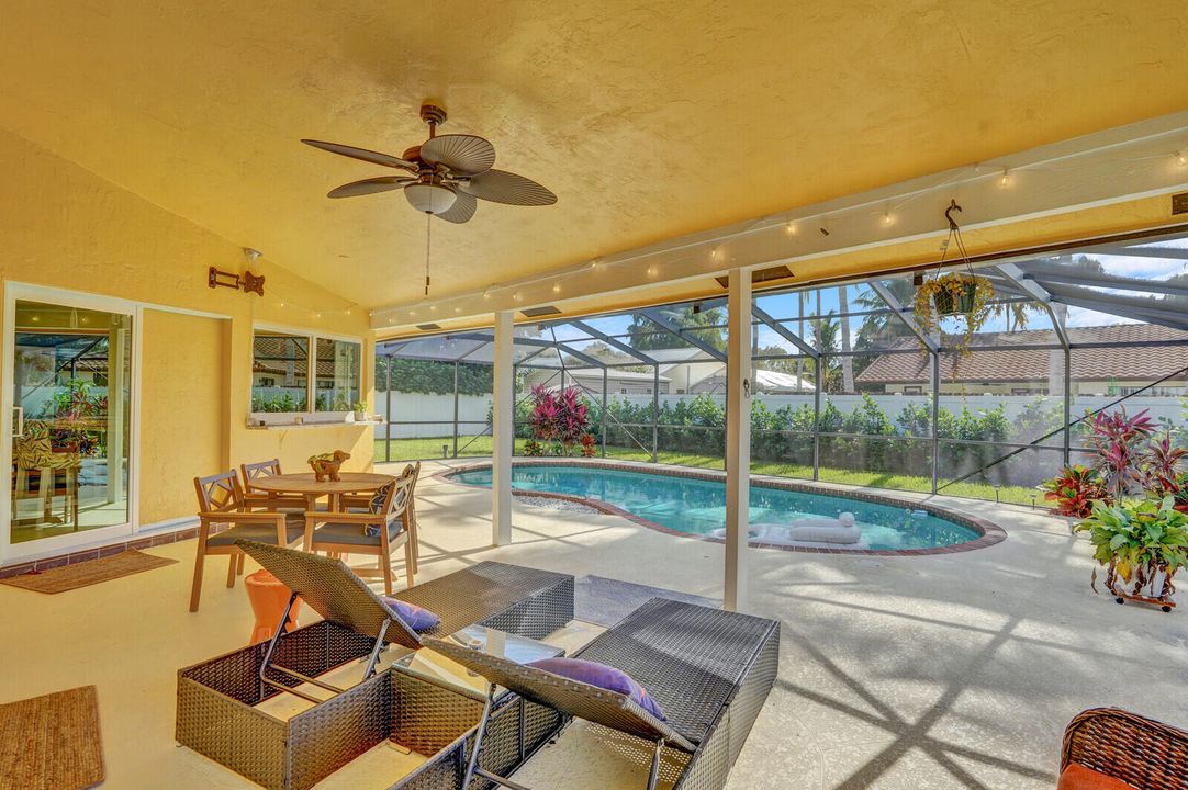 Под контрактом: $4,995 (3 спален, 2 ванн, 1765 Квадратных фут)