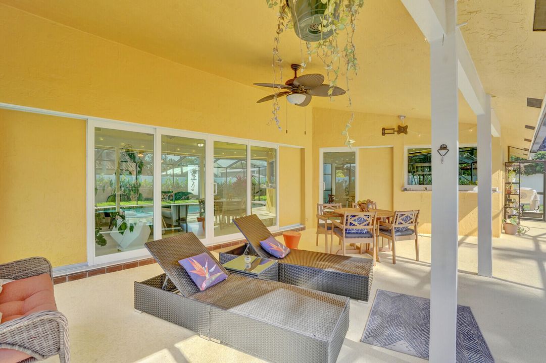 Под контрактом: $4,995 (3 спален, 2 ванн, 1765 Квадратных фут)