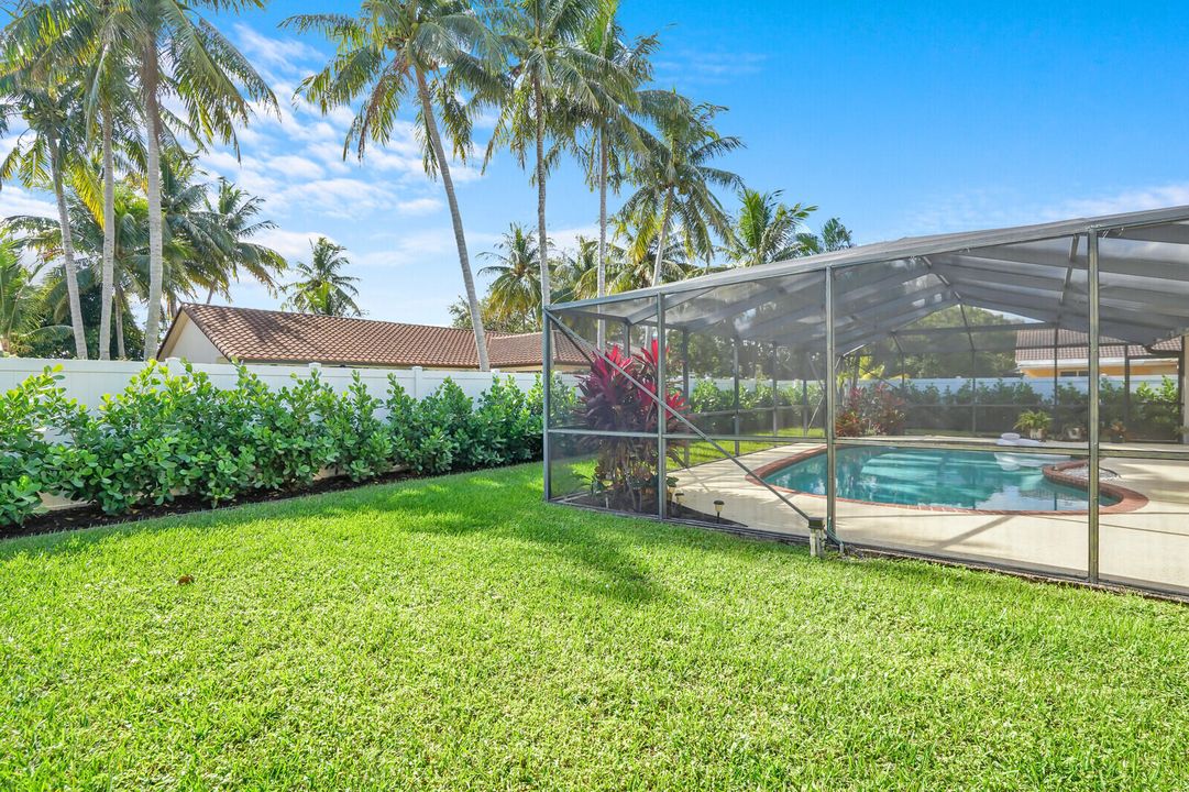 Под контрактом: $4,995 (3 спален, 2 ванн, 1765 Квадратных фут)