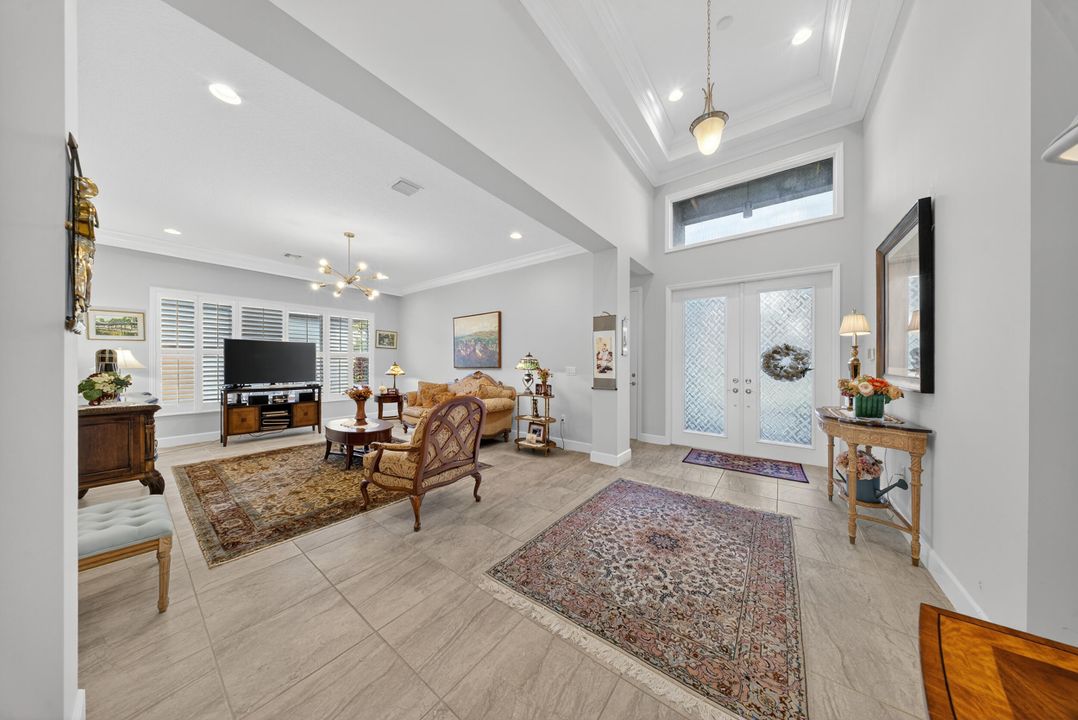 For Sale: $899,000 (2 beds, 3 baths, 2740 Square Feet)