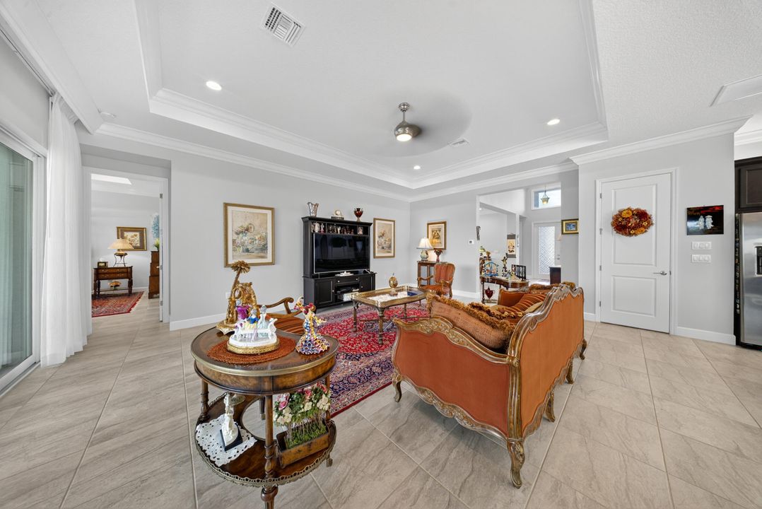 For Sale: $899,000 (2 beds, 3 baths, 2740 Square Feet)