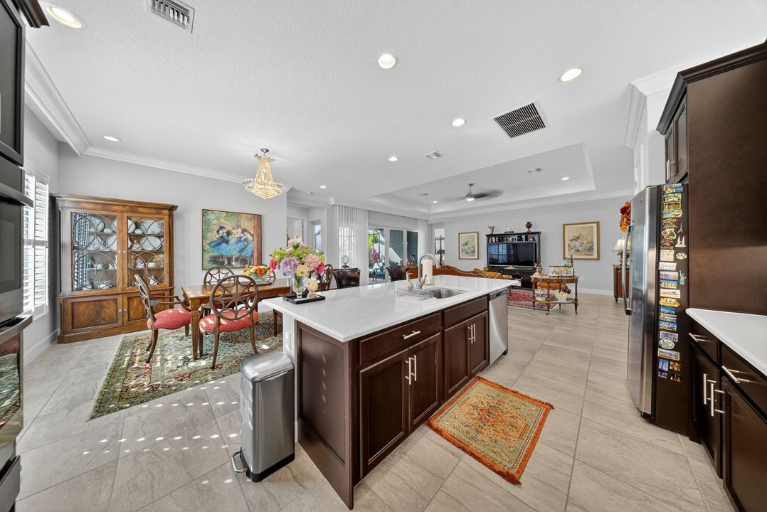 For Sale: $899,000 (2 beds, 3 baths, 2740 Square Feet)