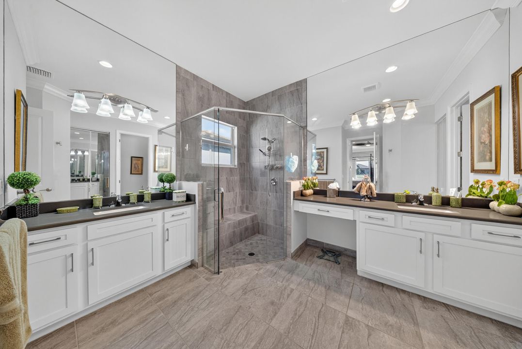 For Sale: $899,000 (2 beds, 3 baths, 2740 Square Feet)