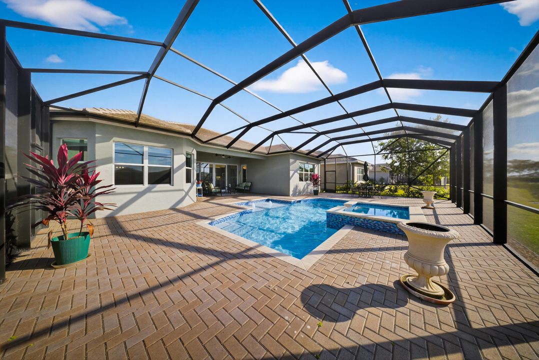 For Sale: $899,000 (2 beds, 3 baths, 2740 Square Feet)