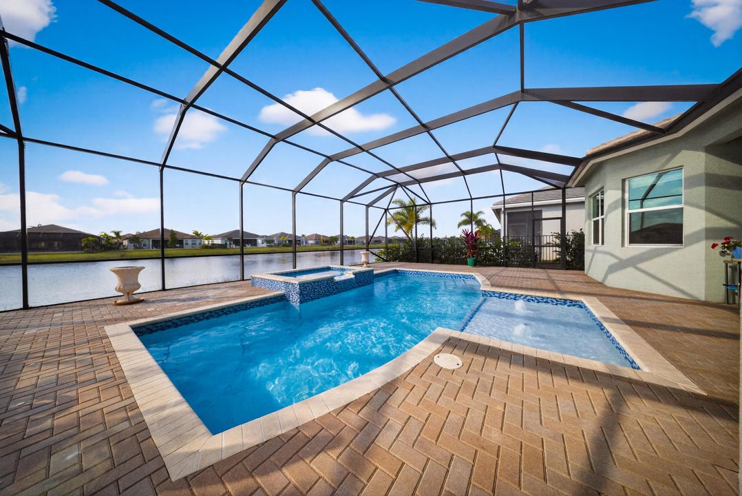 For Sale: $899,000 (2 beds, 3 baths, 2740 Square Feet)