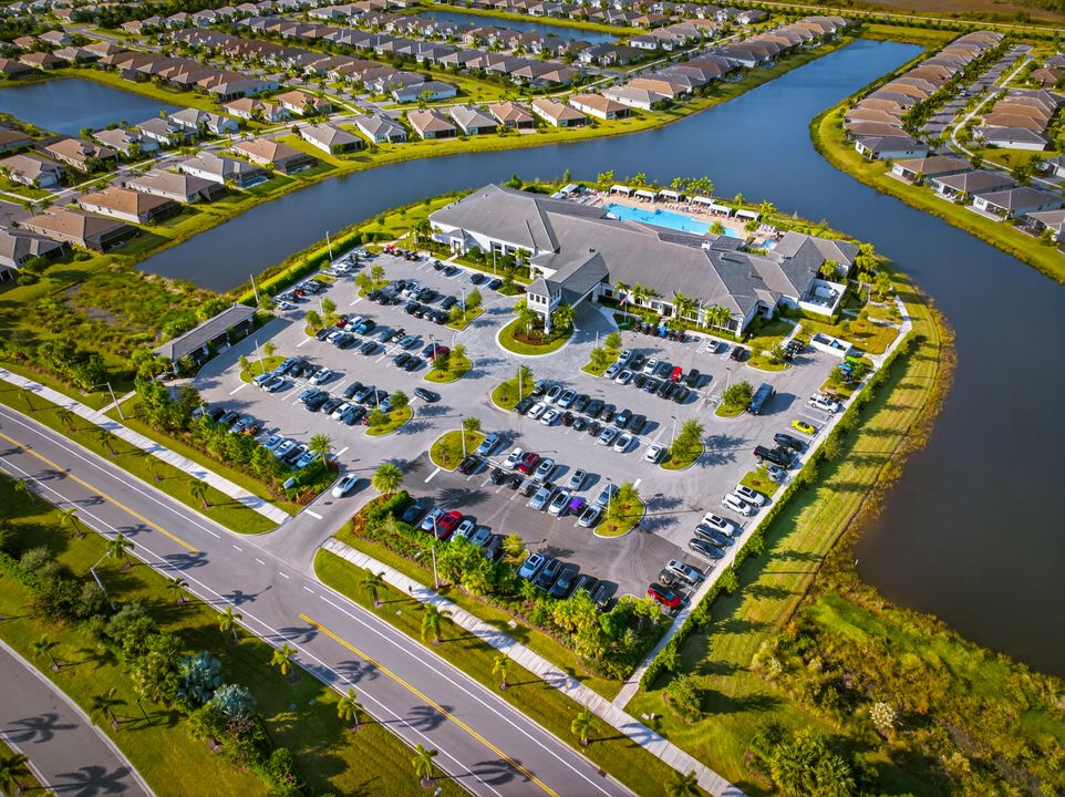 For Sale: $899,000 (2 beds, 3 baths, 2740 Square Feet)