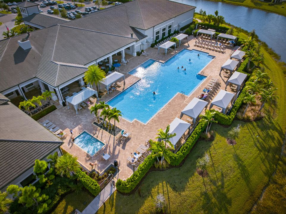 For Sale: $899,000 (2 beds, 3 baths, 2740 Square Feet)