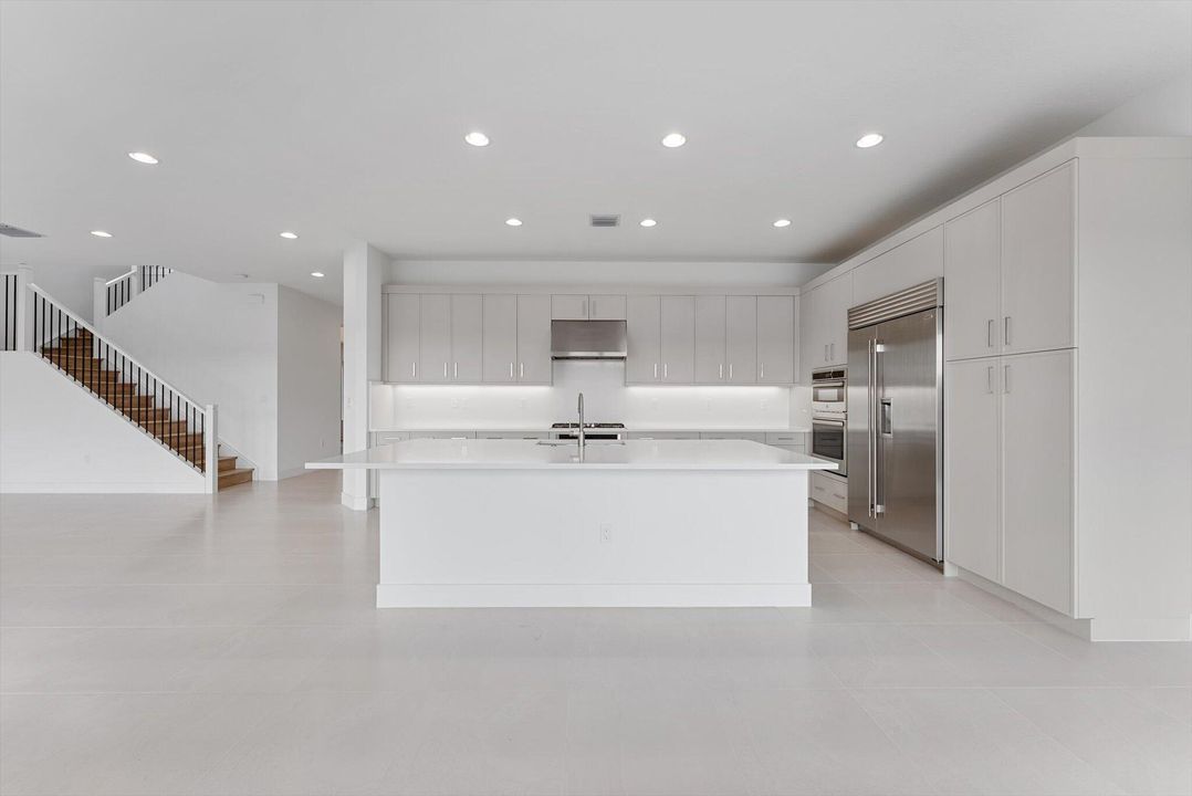 En Venta: $2,095,000 (5 camas, 5 baños, 3882 Pies cuadrados)