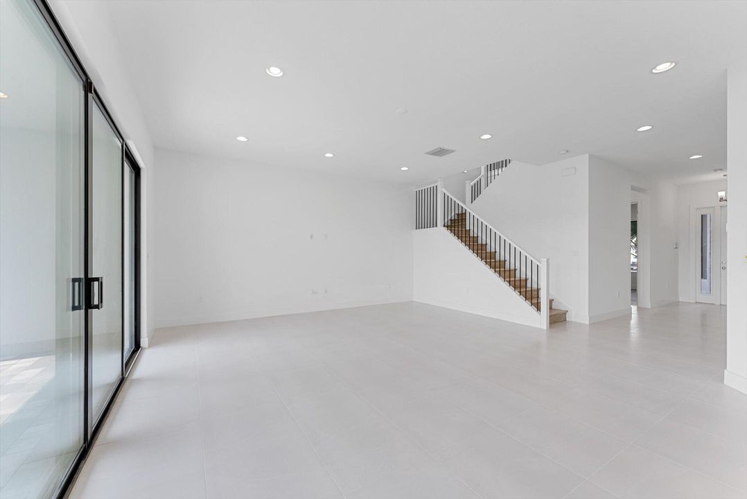 En Venta: $2,095,000 (5 camas, 5 baños, 3882 Pies cuadrados)