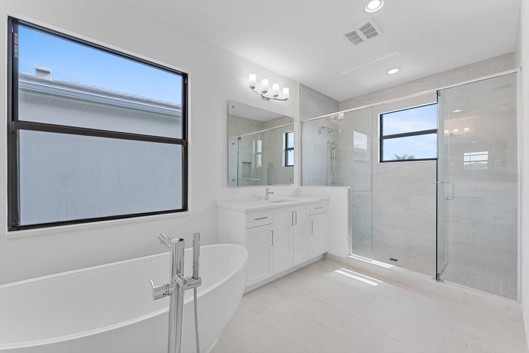 En Venta: $2,095,000 (5 camas, 5 baños, 3882 Pies cuadrados)