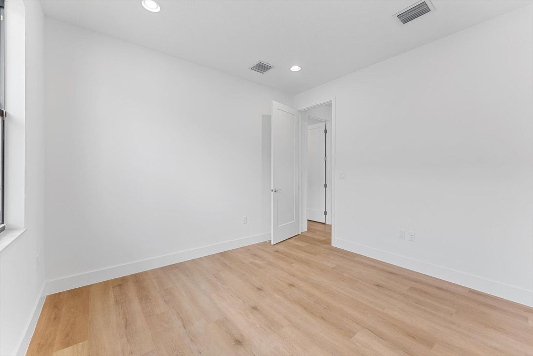 En Venta: $2,095,000 (5 camas, 5 baños, 3882 Pies cuadrados)