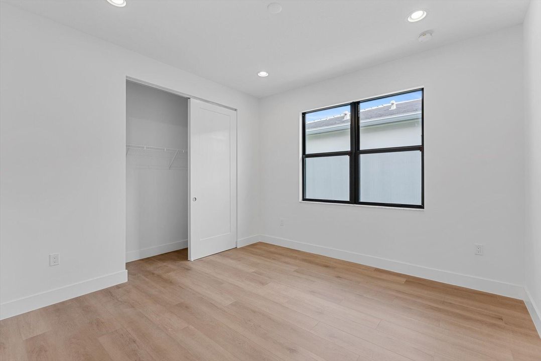 En Venta: $2,095,000 (5 camas, 5 baños, 3882 Pies cuadrados)