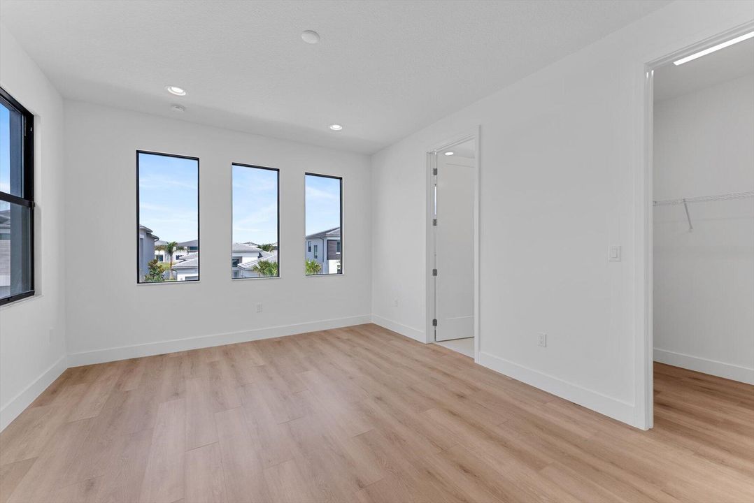 En Venta: $2,095,000 (5 camas, 5 baños, 3882 Pies cuadrados)