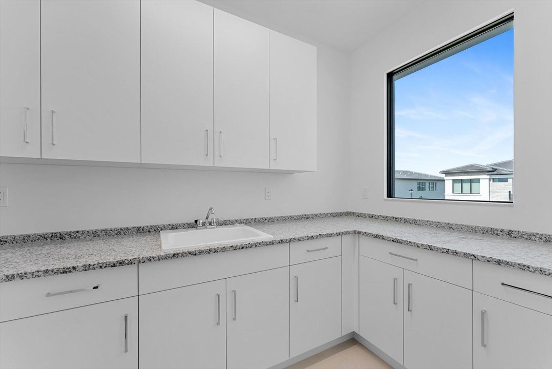 En Venta: $2,095,000 (5 camas, 5 baños, 3882 Pies cuadrados)