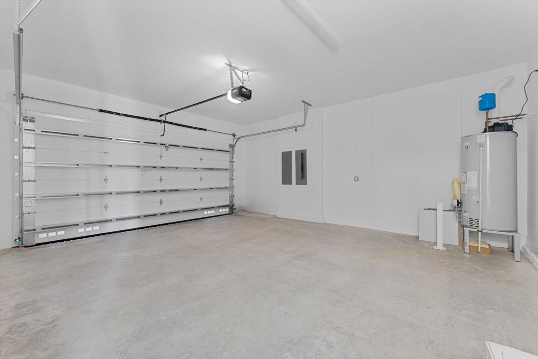 En Venta: $2,095,000 (5 camas, 5 baños, 3882 Pies cuadrados)