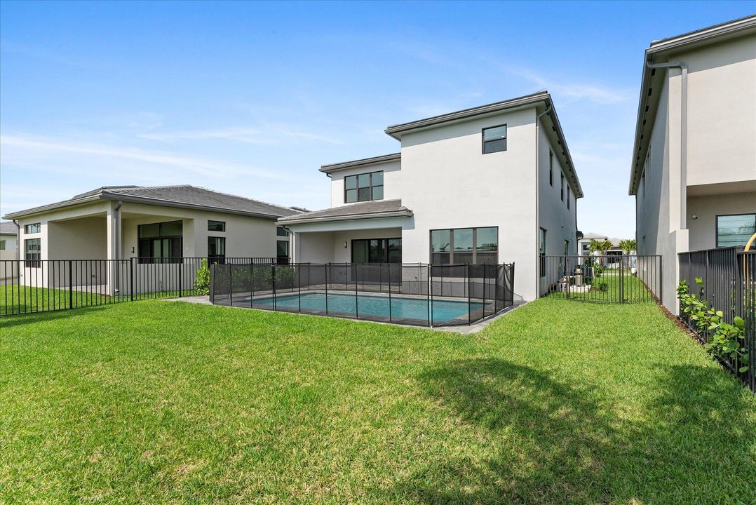 En Venta: $2,095,000 (5 camas, 5 baños, 3882 Pies cuadrados)