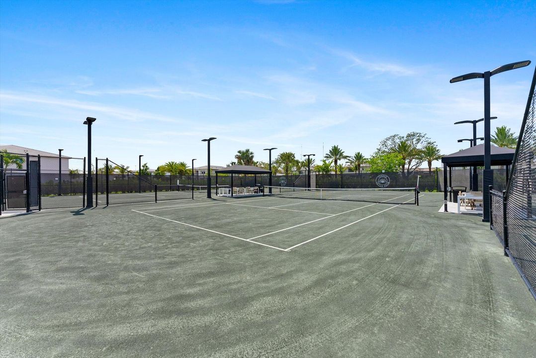 En Venta: $2,095,000 (5 camas, 5 baños, 3882 Pies cuadrados)