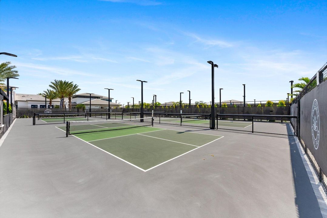 En Venta: $2,095,000 (5 camas, 5 baños, 3882 Pies cuadrados)