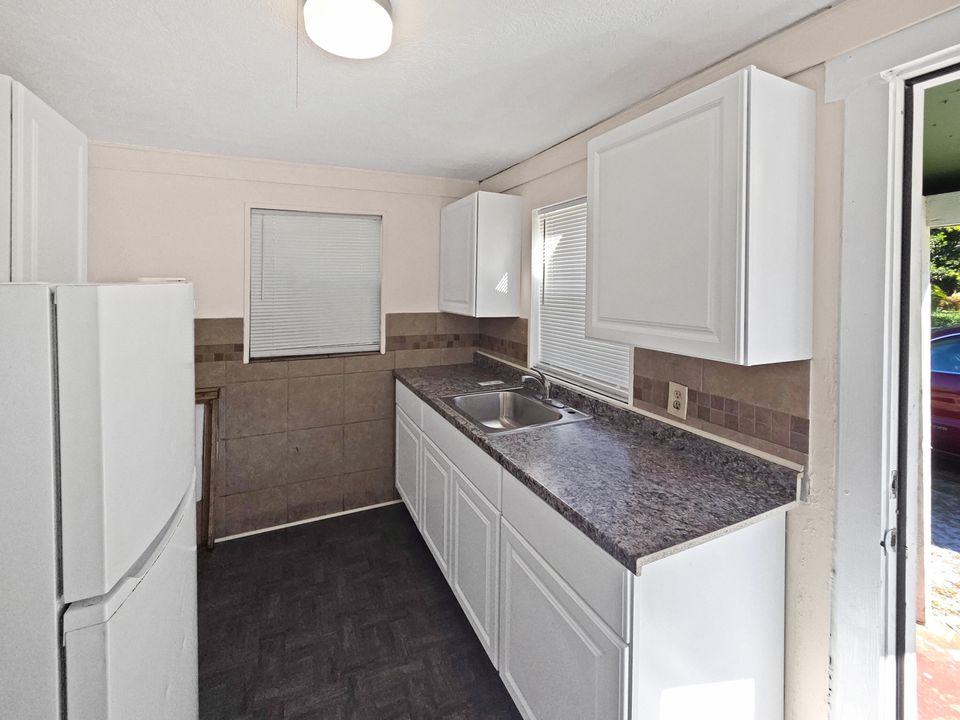 待售: $150,000 (2 贝兹, 1 浴室, 720 平方英尺)