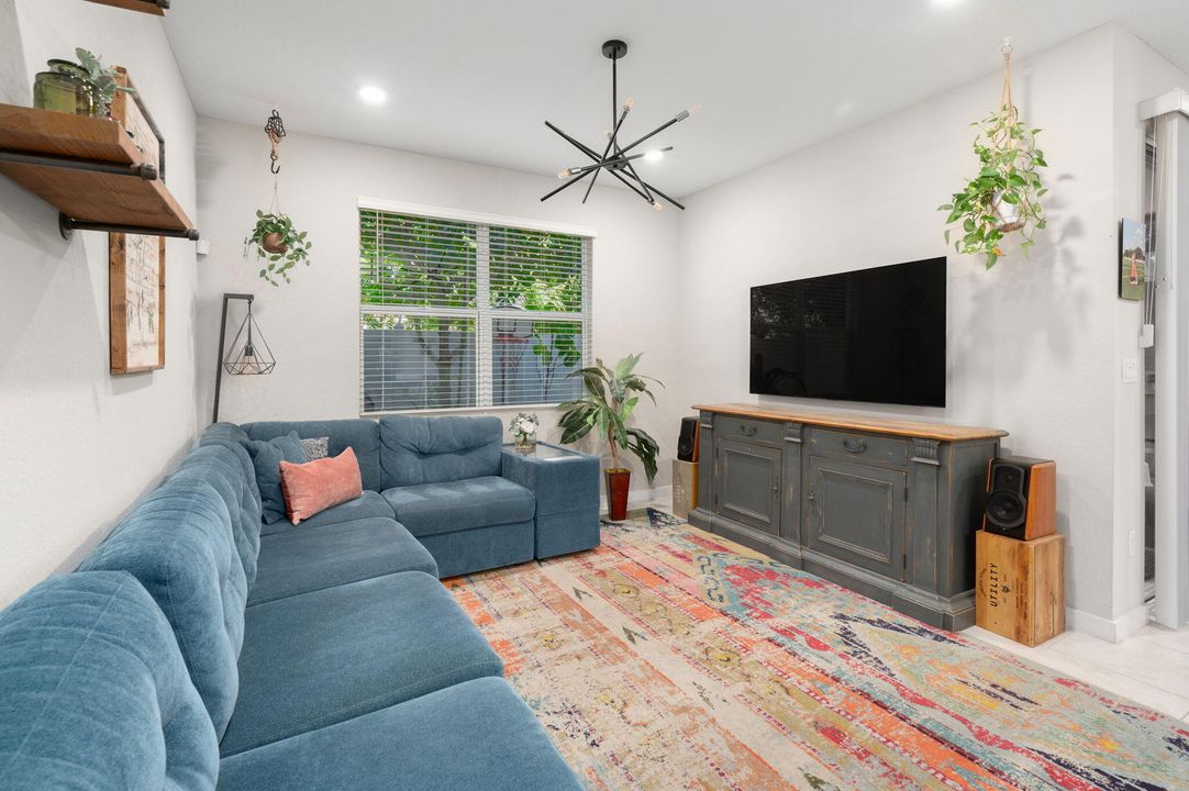 For Rent: $3,500 (3 beds, 2 baths, 1791 Square Feet)