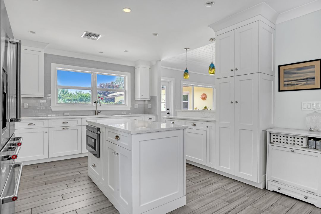 En Venta: $1,995,000 (5 camas, 4 baños, 2195 Pies cuadrados)