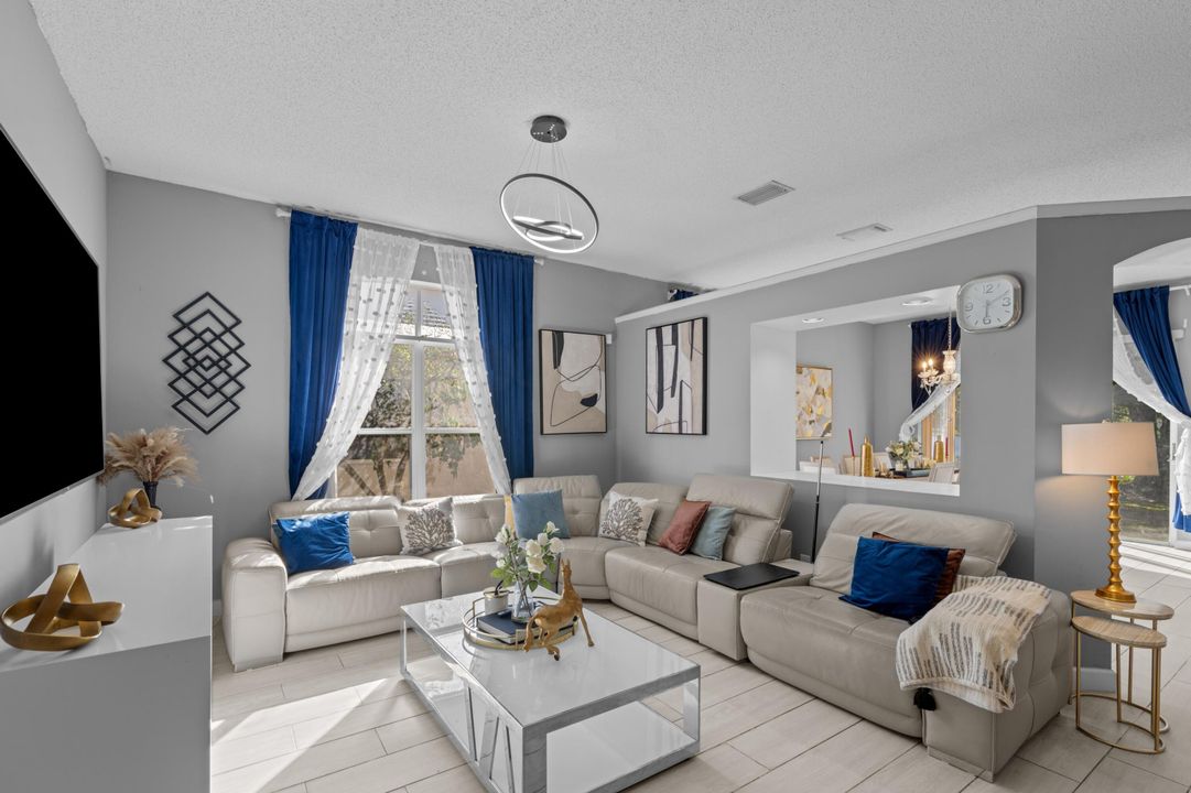 En Venta: $525,000 (3 camas, 2 baños, 1813 Pies cuadrados)