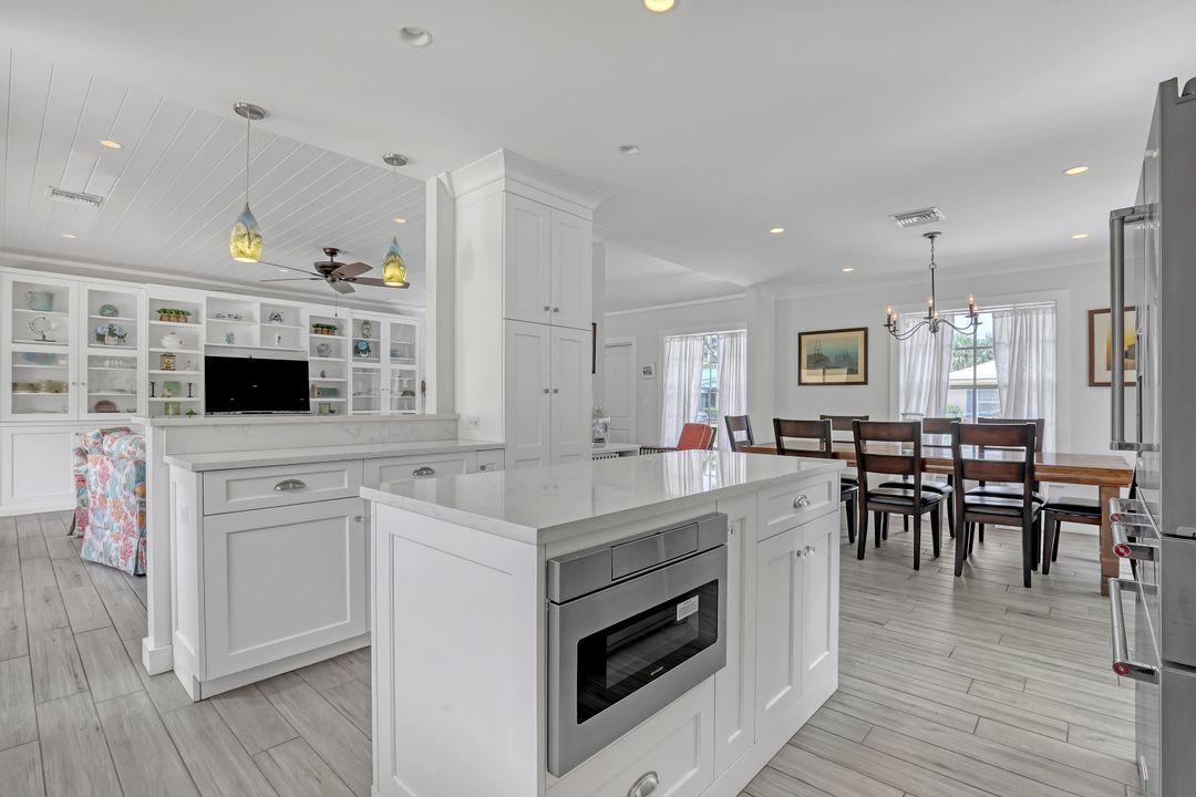 En Venta: $1,995,000 (5 camas, 4 baños, 2195 Pies cuadrados)