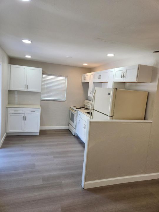 出租: $1,495 (1 贝兹, 1 浴室, 358 平方英尺)