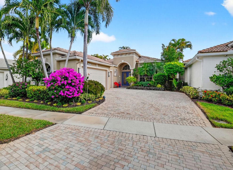 For Sale: $785,000 (3 beds, 3 baths, 2941 Square Feet)