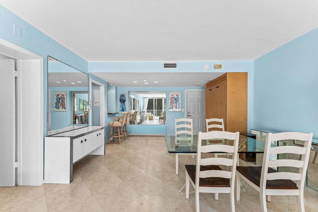 待售: $399,000 (1 贝兹, 1 浴室, 841 平方英尺)