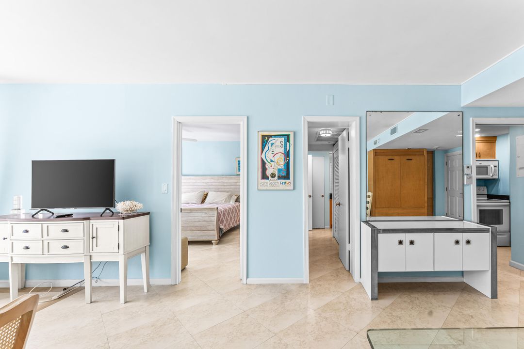 待售: $399,000 (1 贝兹, 1 浴室, 841 平方英尺)