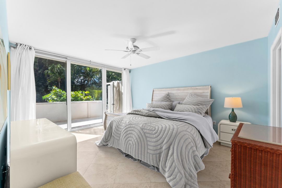 待售: $399,000 (1 贝兹, 1 浴室, 841 平方英尺)