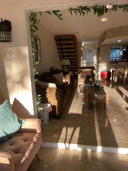 待售: $299,900 (3 贝兹, 2 浴室, 1554 平方英尺)