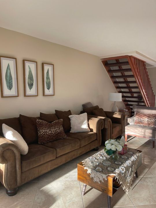 待售: $299,900 (3 贝兹, 2 浴室, 1554 平方英尺)