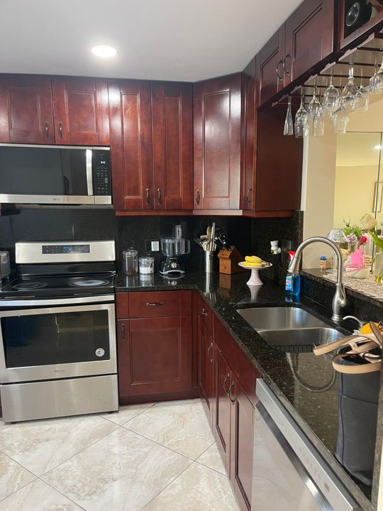 待售: $299,900 (3 贝兹, 2 浴室, 1554 平方英尺)