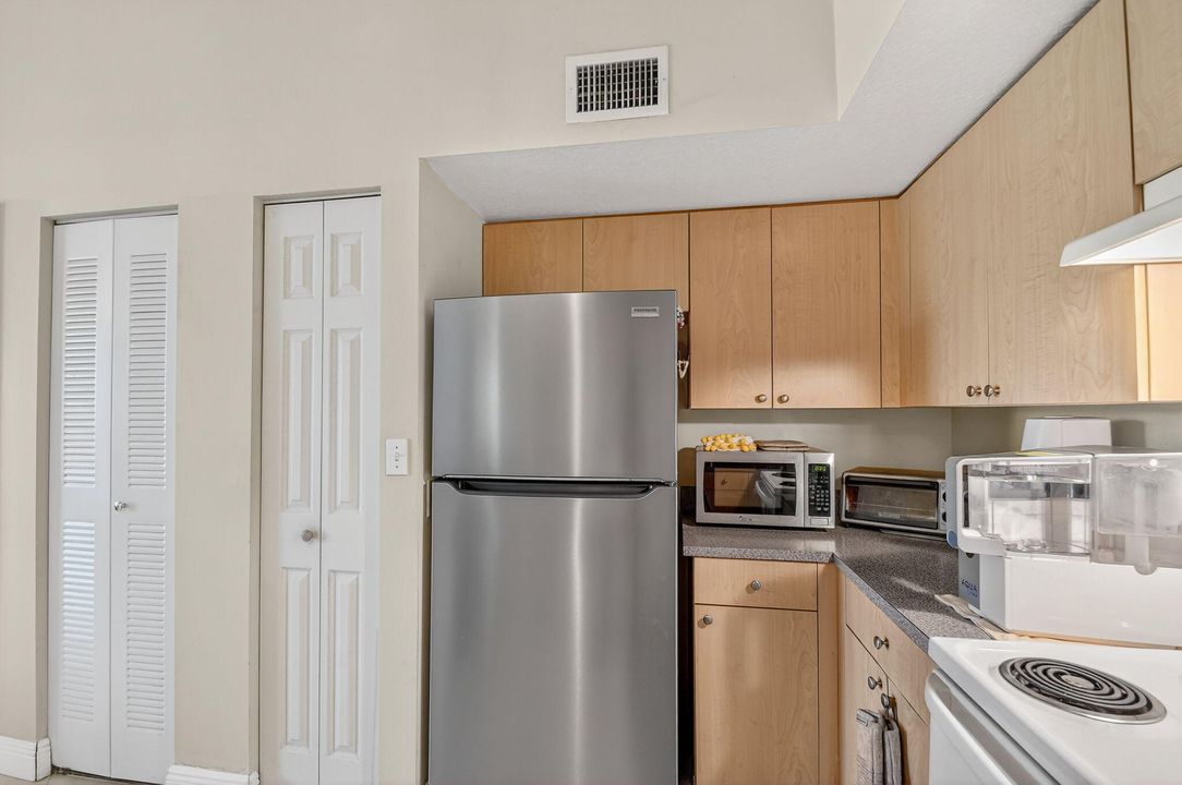 En Venta: $275,000 (2 camas, 2 baños, 1008 Pies cuadrados)