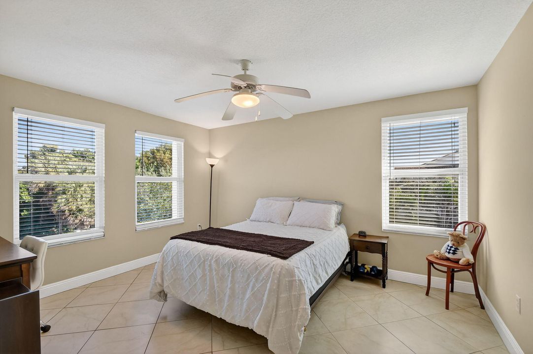 En Venta: $275,000 (2 camas, 2 baños, 1008 Pies cuadrados)