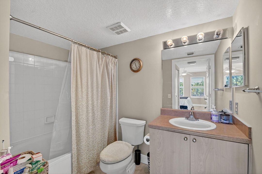 En Venta: $275,000 (2 camas, 2 baños, 1008 Pies cuadrados)