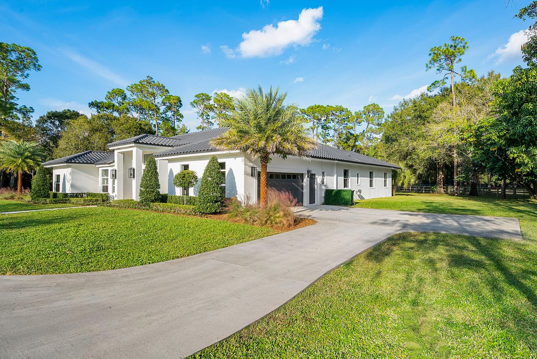 合同活跃: $2,499,000 (5 贝兹, 3 浴室, 3363 平方英尺)