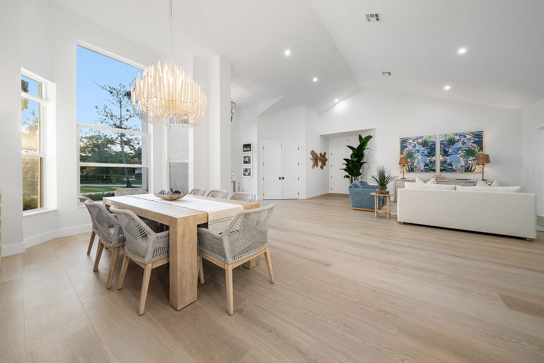 合同活跃: $2,499,000 (5 贝兹, 3 浴室, 3363 平方英尺)