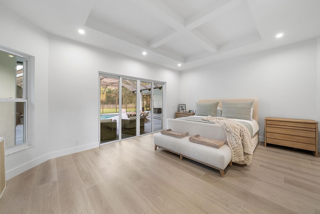 合同活跃: $2,499,000 (5 贝兹, 3 浴室, 3363 平方英尺)