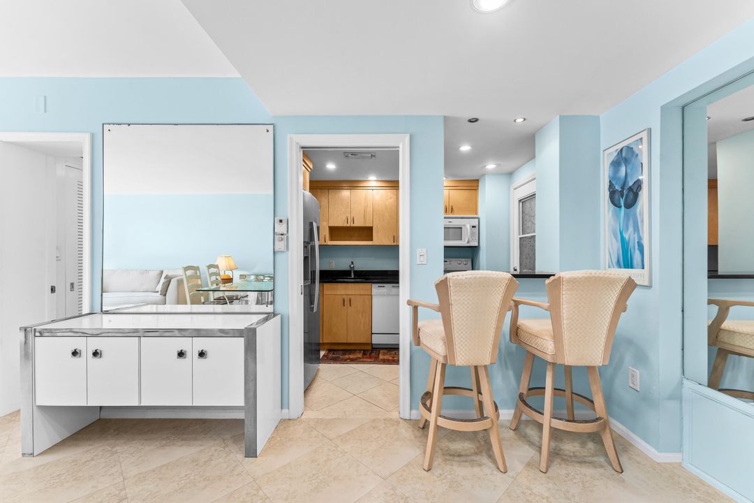 出租: $4,500 (1 贝兹, 1 浴室, 841 平方英尺)