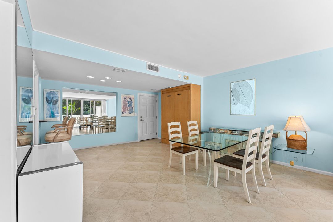 出租: $4,500 (1 贝兹, 1 浴室, 841 平方英尺)